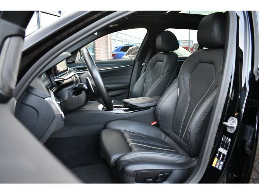 BMW 5 Serie Touring 530e xDrive M-Sport Pano ACC H/K HUD 19inch ActivLease financial lease