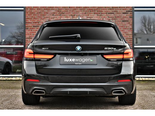 BMW 5 Serie Touring 530e xDrive M-Sport Pano ACC H/K HUD 19inch ActivLease financial lease