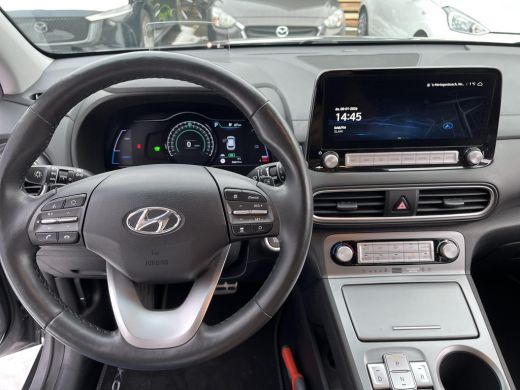 Hyundai Kona EV Premium 64 kWh | 3-fase | Stoel & stuurverwarming | Adaptieve Cruise Control | HUD | Rijklaarp... ActivLease financial lease