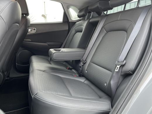 Hyundai Kona EV Premium 64 kWh | 3-fase | Stoel & stuurverwarming | Adaptieve Cruise Control | HUD | Rijklaarp... ActivLease financial lease