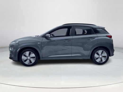 Hyundai Kona EV Premium 64 kWh | 3-fase | Stoel & stuurverwarming | Adaptieve Cruise Control | HUD | Rijklaarp... ActivLease financial lease