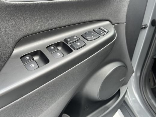 Hyundai Kona EV Premium 64 kWh | 3-fase | Stoel & stuurverwarming | Adaptieve Cruise Control | HUD | Rijklaarp... ActivLease financial lease