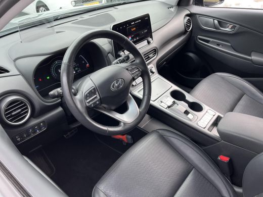 Hyundai Kona EV Premium 64 kWh | 3-fase | Stoel & stuurverwarming | Adaptieve Cruise Control | HUD | Rijklaarp... ActivLease financial lease