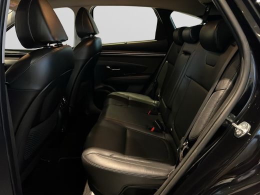 Hyundai Tucson 1.6 T-GDI 265pk PHEV Premium 4WD (299,- p/m Demo Deal!) | Leder | Carplay | Climate | Keyless | N... ActivLease financial lease