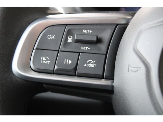 Jeep Avenger Summit | 8 jaar garantie | Warmtepomp | Panoramadak | Winter pack | Keyless | Navigatie | Camera | ActivLease financial lease