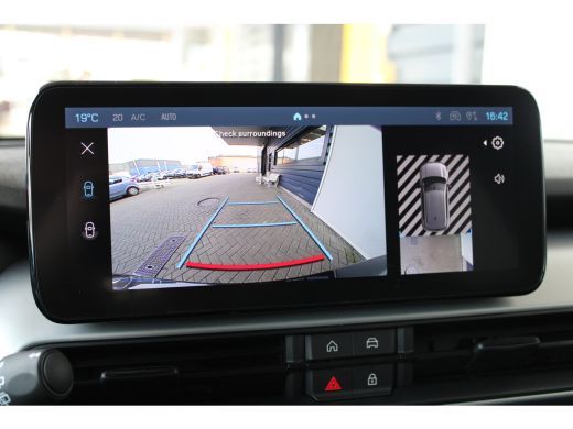 Jeep Avenger Summit | 8 jaar garantie | Warmtepomp | Panoramadak | Winter pack | Keyless | Navigatie | Camera | ActivLease financial lease