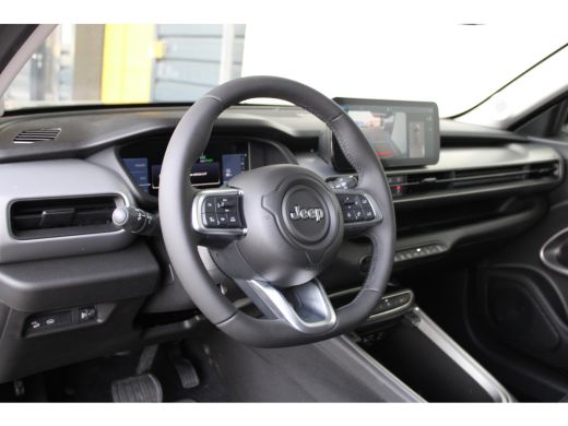 Jeep Avenger Summit | 8 jaar garantie | Warmtepomp | Panoramadak | Winter pack | Keyless | Navigatie | Camera | ActivLease financial lease