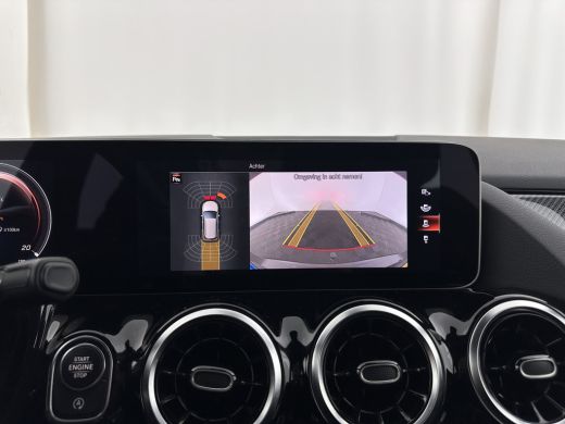 Mercedes-Benz B-Klasse 180 AMG-Line Business Solution (INCL-BTW) *LEATHER-MICROFIBRE | WIDESCREEN-COCKPIT | FULL-LED | B... ActivLease financial lease