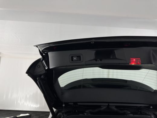 Mercedes-Benz B-Klasse 180 AMG-Line Business Solution (INCL-BTW) *LEATHER-MICROFIBRE | WIDESCREEN-COCKPIT | FULL-LED | B... ActivLease financial lease