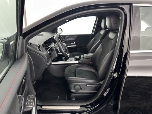 Mercedes-Benz B-Klasse 180 AMG-Line Business Solution (INCL-BTW) *LEATHER-MICROFIBRE | WIDESCREEN-COCKPIT | FULL-LED | B... ActivLease financial lease