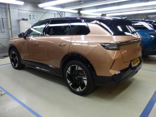 Opel Grandland GS 73 kWh / Navigatie / 360 Camera / Panorama / HiFi Geluidsinstallatie / Stuur -en Stoelverwarmd... ActivLease financial lease