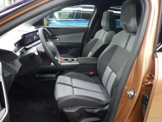 Opel Grandland GS 73 kWh / Navigatie / 360 Camera / Panorama / HiFi Geluidsinstallatie / Stuur -en Stoelverwarmd... ActivLease financial lease