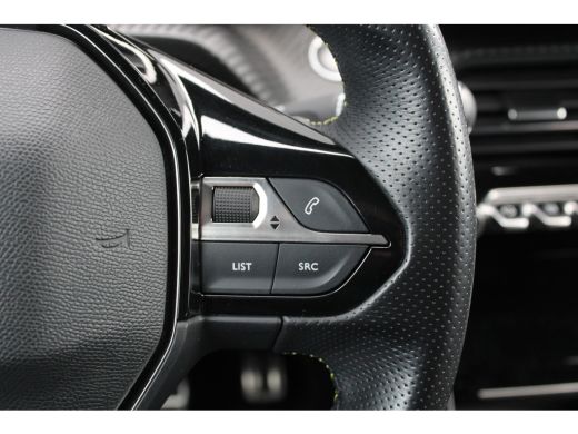 Peugeot 208 1.2 PureTech GT-Line | Navi by app | Camera | Full LED | All season | Apple carplay | ActivLease financial lease