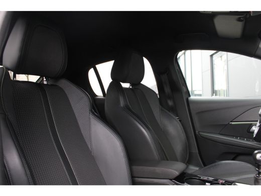 Peugeot 208 1.2 PureTech GT-Line | Navi by app | Camera | Full LED | All season | Apple carplay | ActivLease financial lease