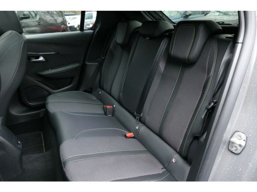 Peugeot 208 HYBRID 100PK 5-DRS GT AUTOMAAT / NAVI / CLIMA / PDC / 17"LMV / CAMERA / PANO.DAK / KEYLESS / FULL... ActivLease financial lease