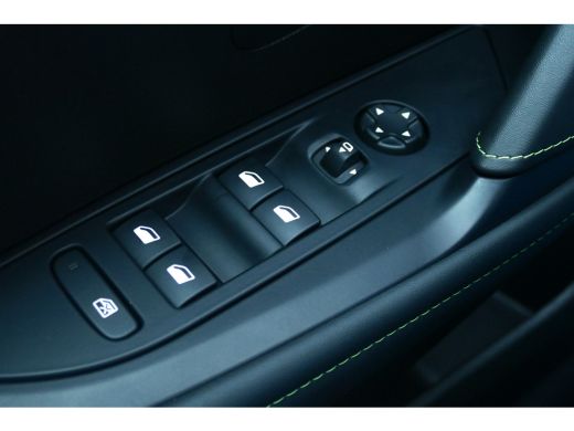 Peugeot 208 HYBRID 100PK 5-DRS GT AUTOMAAT / NAVI / CLIMA / PDC / 17"LMV / CAMERA / PANO.DAK / KEYLESS / FULL... ActivLease financial lease