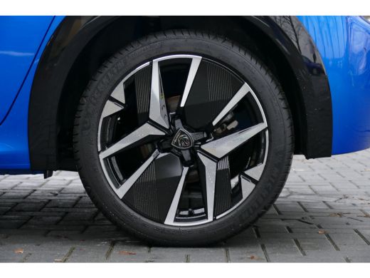 Peugeot 208 HYBRID 100PK 5-DRS GT AUTOMAAT / NAVI / CLIMA / PDC / 17"LMV / CAMERA / PANO.DAK / KEYLESS / FULL... ActivLease financial lease