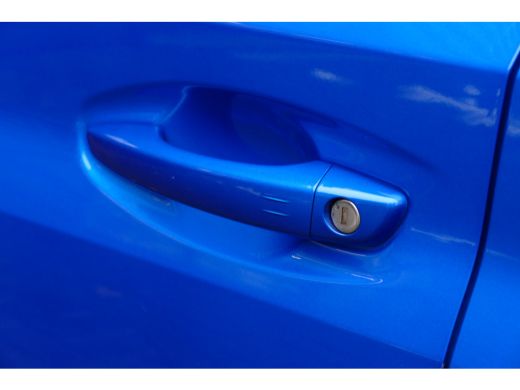 Peugeot 208 HYBRID 100PK 5-DRS GT AUTOMAAT / NAVI / CLIMA / PDC / 17"LMV / CAMERA / PANO.DAK / KEYLESS / FULL... ActivLease financial lease