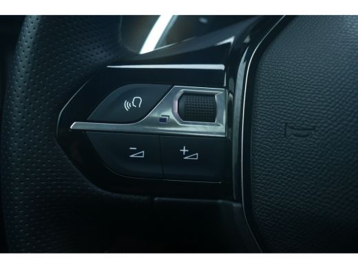 Peugeot 208 HYBRID 100PK 5-DRS GT AUTOMAAT / NAVI / CLIMA / PDC / 17"LMV / CAMERA / PANO.DAK / KEYLESS / FULL... ActivLease financial lease