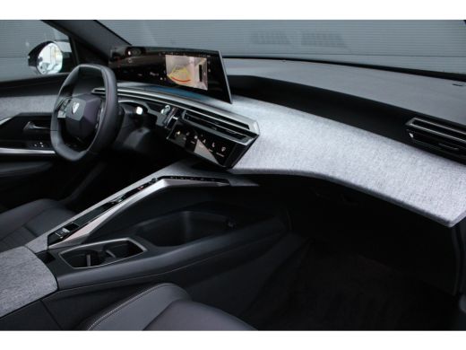 Peugeot 5008 1.2 Hybrid 136 Allure | Automaat | Navigatie | Camera | Origineel NL geleverde auto | 27.000km | ... ActivLease financial lease