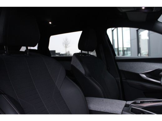 Peugeot 5008 1.2 Hybrid 136 Allure | Automaat | Navigatie | Camera | Origineel NL geleverde auto | 27.000km | ... ActivLease financial lease