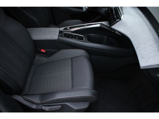 Peugeot 5008 1.2 Hybrid 136 Allure | Automaat | Navigatie | Camera | Origineel NL geleverde auto | 27.000km | ... ActivLease financial lease