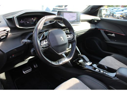 Peugeot e-2008 EV GT 50 kWh | Navigatie | Camera | Panorama/schuifdak | Stoelverwarming | Fase 3 | BTW | ActivLease financial lease