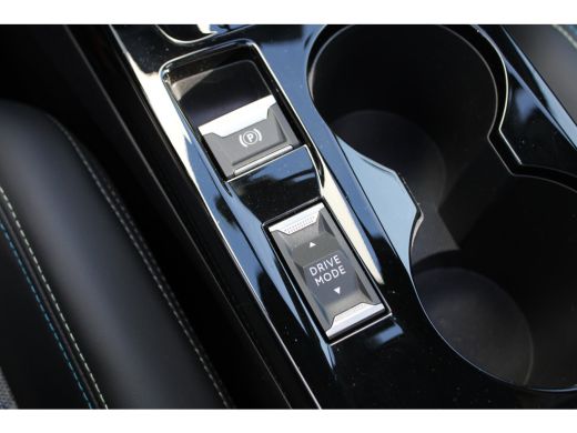Peugeot e-2008 EV GT 50 kWh | Navigatie | Camera | Panorama/schuifdak | Stoelverwarming | Fase 3 | BTW | ActivLease financial lease