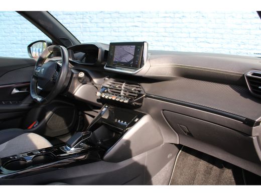 Peugeot e-2008 EV GT 50 kWh | Navigatie | Camera | Panorama/schuifdak | Stoelverwarming | Fase 3 | BTW | ActivLease financial lease