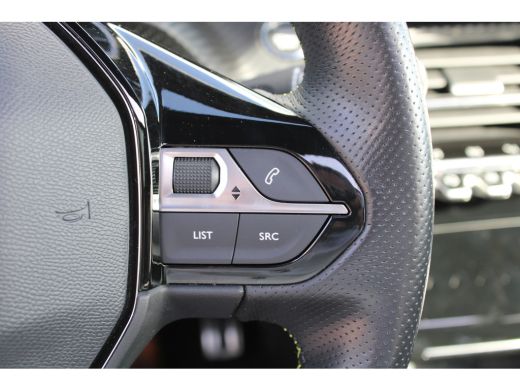 Peugeot e-2008 EV GT 50 kWh | Navigatie | Camera | Panorama/schuifdak | Stoelverwarming | Fase 3 | BTW | ActivLease financial lease