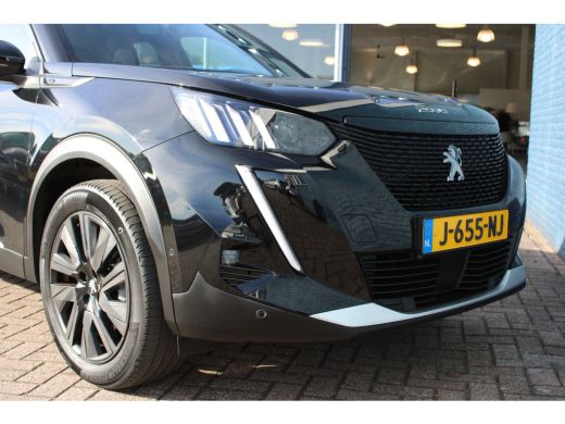 Peugeot e-2008 EV GT 50 kWh | Navigatie | Camera | Panorama/schuifdak | Stoelverwarming | Fase 3 | BTW | ActivLease financial lease