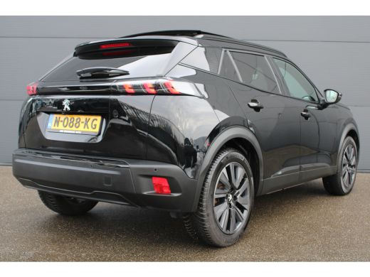 Peugeot e-2008 EV GT Pack 50 kWh | Navigatie | Camera | Panorama/schuifdak | Stoelverwarming | All season | ActivLease financial lease