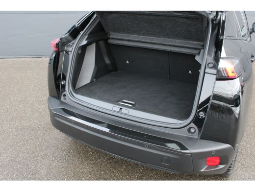 Peugeot e-2008 EV GT Pack 50 kWh | Navigatie | Camera | Panorama/schuifdak | Stoelverwarming | All season | ActivLease financial lease