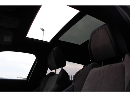 Peugeot e-2008 EV GT Pack 50 kWh | Navigatie | Camera | Panorama/schuifdak | Stoelverwarming | All season | ActivLease financial lease