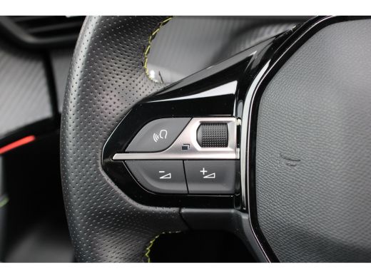 Peugeot e-2008 EV GT Pack 50 kWh | Navigatie | Camera | Panorama/schuifdak | Stoelverwarming | All season | ActivLease financial lease