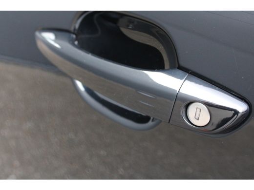 Peugeot e-2008 EV GT Pack 50 kWh | Navigatie | Camera | Panorama/schuifdak | Stoelverwarming | All season | ActivLease financial lease