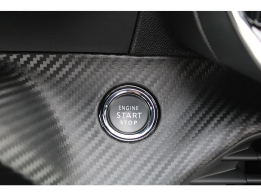 Peugeot e-2008 EV GT Pack 50 kWh | Navigatie | Camera | Panorama/schuifdak | Stoelverwarming | All season | ActivLease financial lease