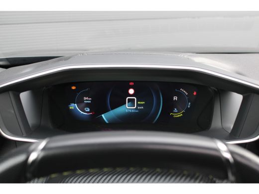 Peugeot e-2008 EV GT Pack 50 kWh | Navigatie | Camera | Panorama/schuifdak | Stoelverwarming | All season | ActivLease financial lease