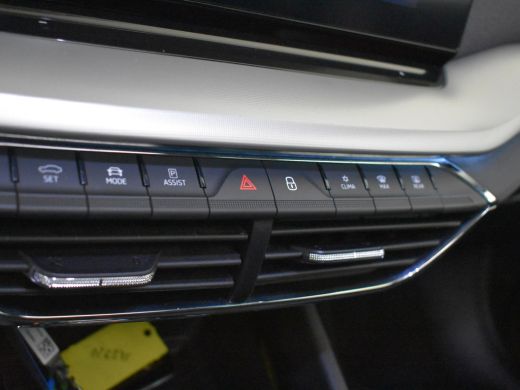 Skoda Octavia Combi 1.4 TSI iV PHEV Business Edition Plus 204pk | Panorama dak | Head up display | Canton audio... ActivLease financial lease