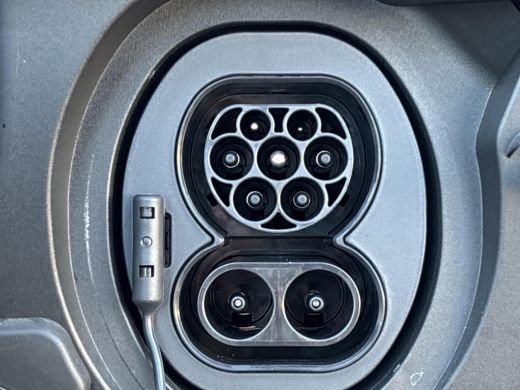 Suzuki e Vitara Select 61 kWh 100% ELEKTRISCH | Climate Control | Navigatiesysteem | Apple CarPlay & Android Auto... ActivLease financial lease