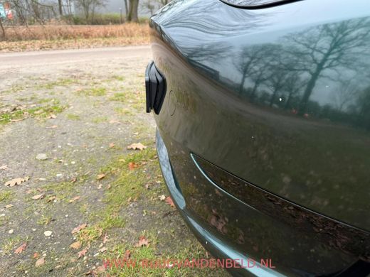 Tesla Model Y RWD LFP 60KWH 96%SOH BRITISH RACING GREEN + 20 INCH !! AUTOPILOT / TREKHAAK ActivLease financial lease