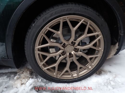 Tesla Model Y RWD LFP 60KWH 96%SOH BRITISH RACING GREEN + 20 INCH !! AUTOPILOT / TREKHAAK ActivLease financial lease