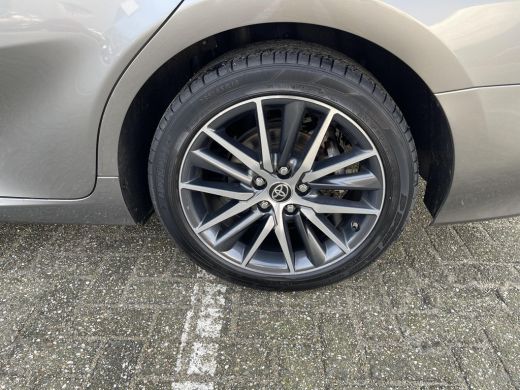 Toyota Camry 2.5 Hybrid Premium ActivLease financial lease