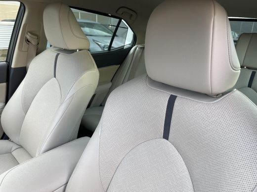 Toyota Camry 2.5 Hybrid Premium ActivLease financial lease