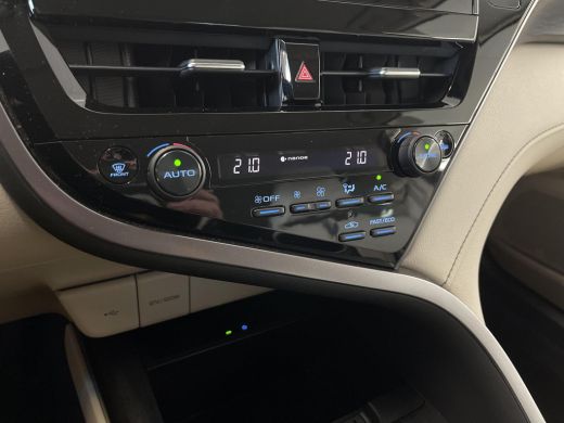 Toyota Camry 2.5 Hybrid Premium ActivLease financial lease