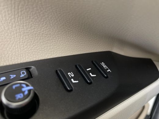 Toyota Camry 2.5 Hybrid Premium ActivLease financial lease