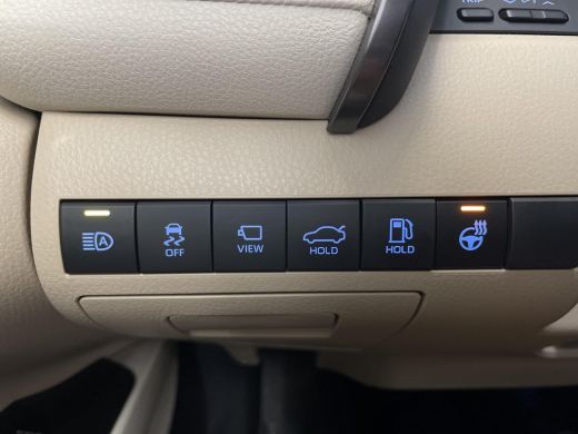 Toyota Camry 2.5 Hybrid Premium ActivLease financial lease