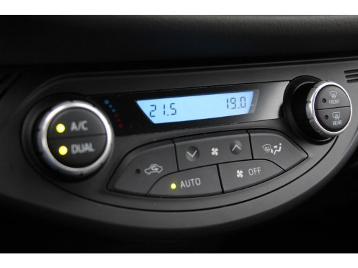 Toyota Yaris 1.5 Hybrid Active **TREKHAAK/ NAVIGATIE/ 36 MAANDEN GARANTIE** ActivLease financial lease