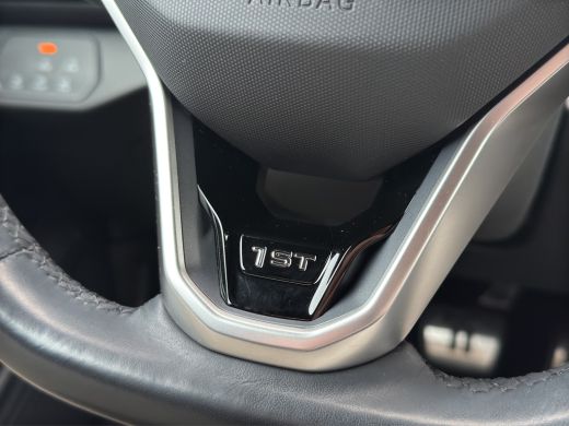 Volkswagen ID.4 Max 77 kWh | Pano | Trekhaak | 20 inch | Adap. Cruise | Navigatie ActivLease financial lease