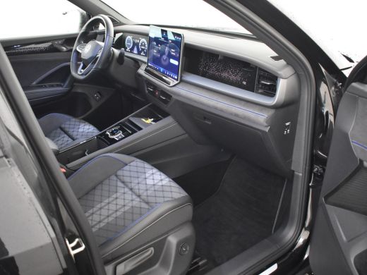 Volkswagen Tayron 1.5 TSI eHybrid R-Line 272pk | Trekhaak | Head up display | Dodehoekdetectie | 360 Camera | Park ... ActivLease financial lease